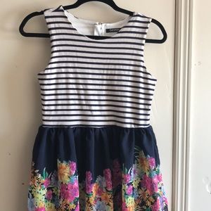 💜 2/15 💜- Youth size 16 spring dress